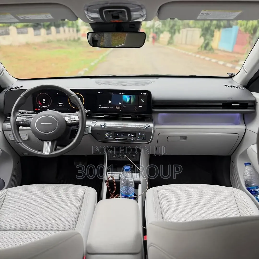 Hyundai Kona 2025 Gray