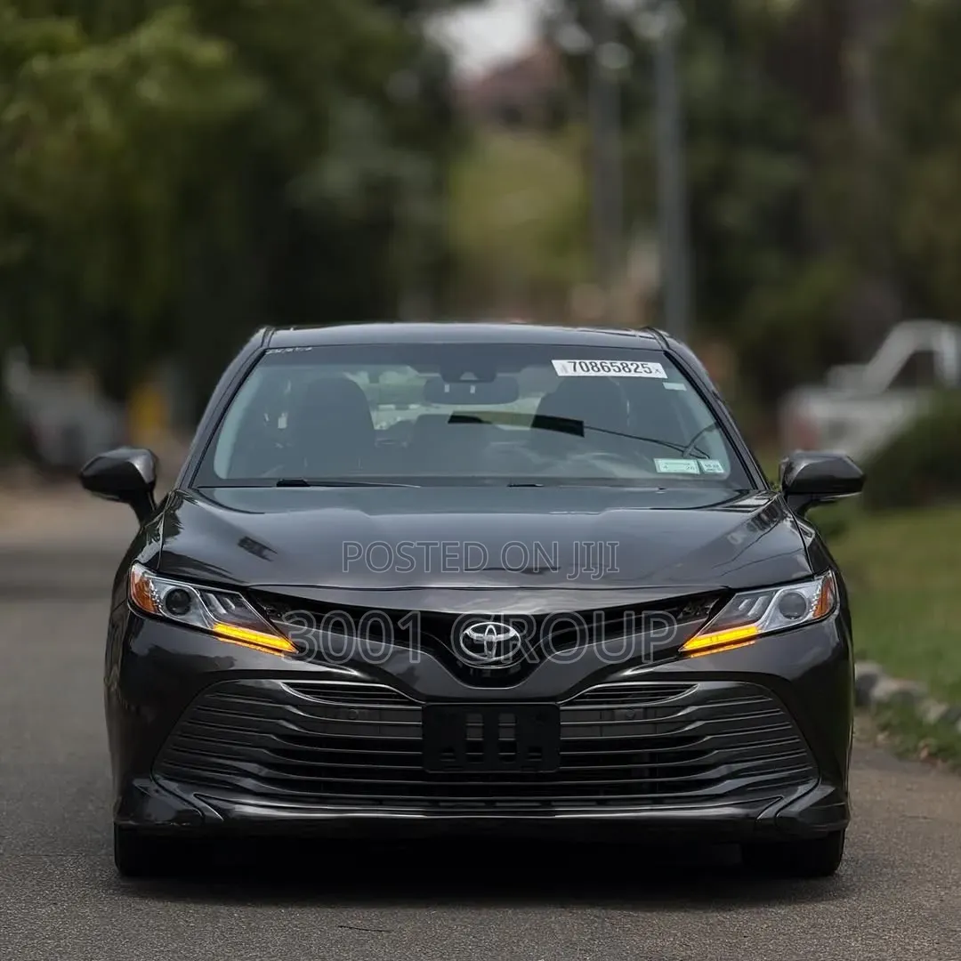 Toyota Camry 2018 Gray
