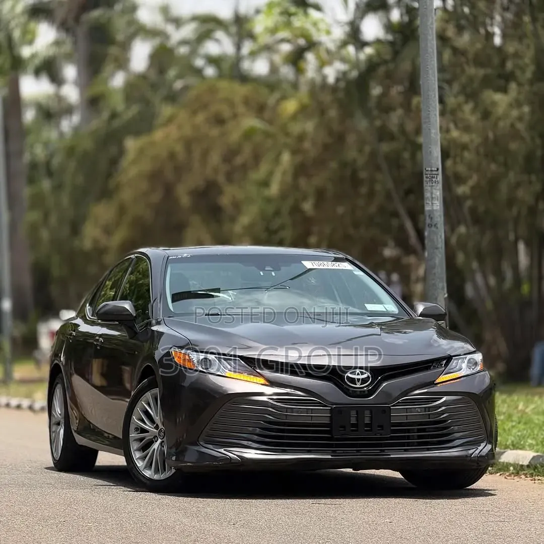 Toyota Camry 2018 Gray