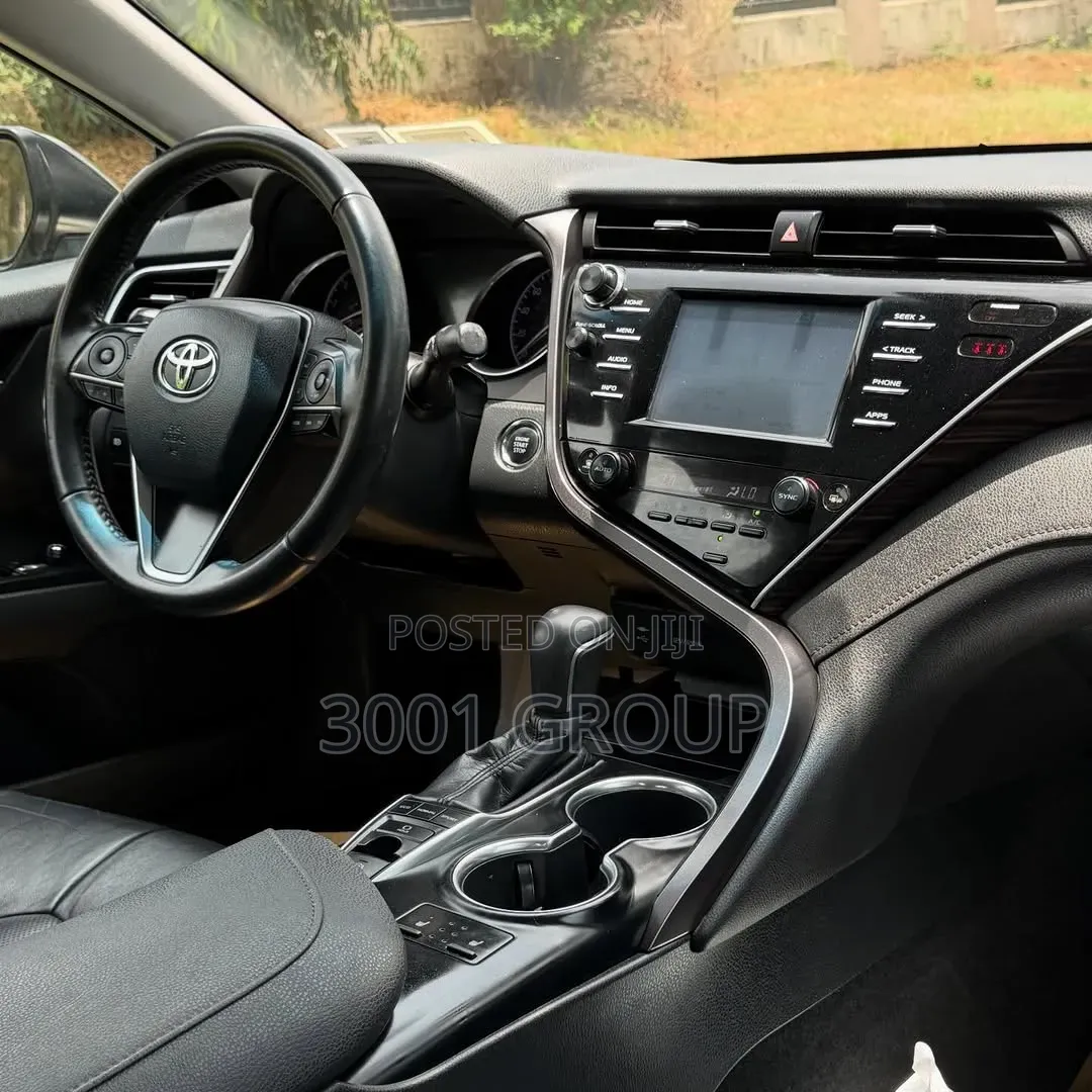 Toyota Camry 2018 Gray