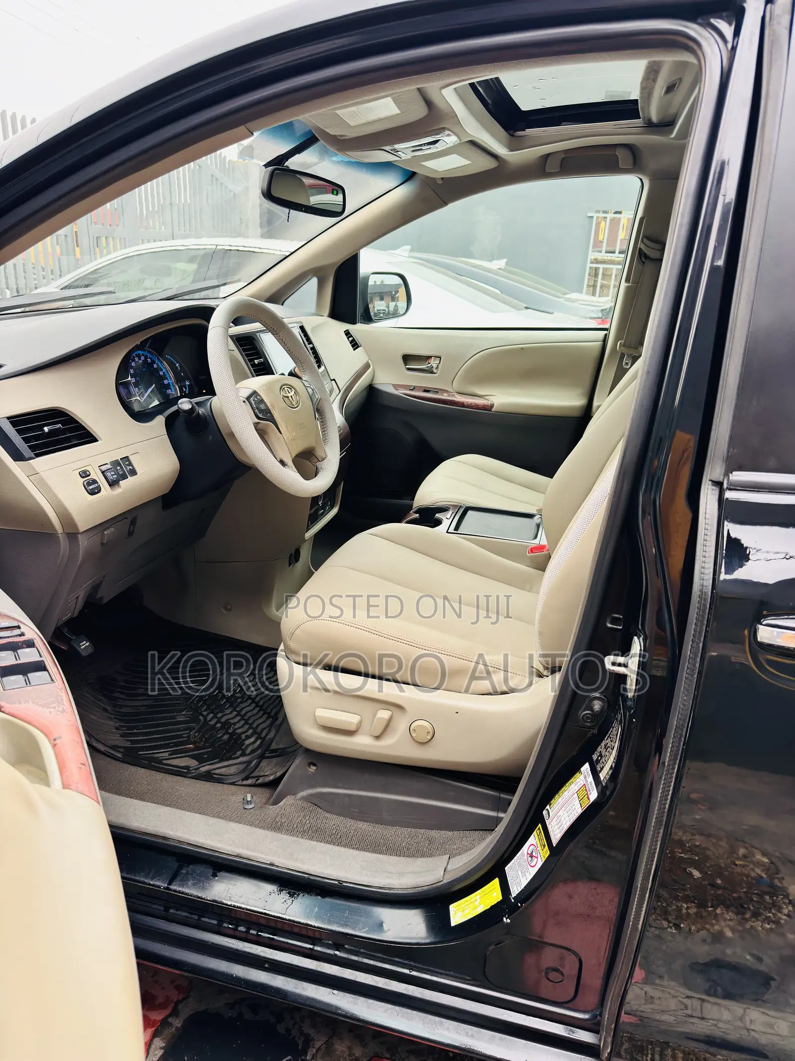Toyota Sienna XLE 7 Passenger 2010 Black