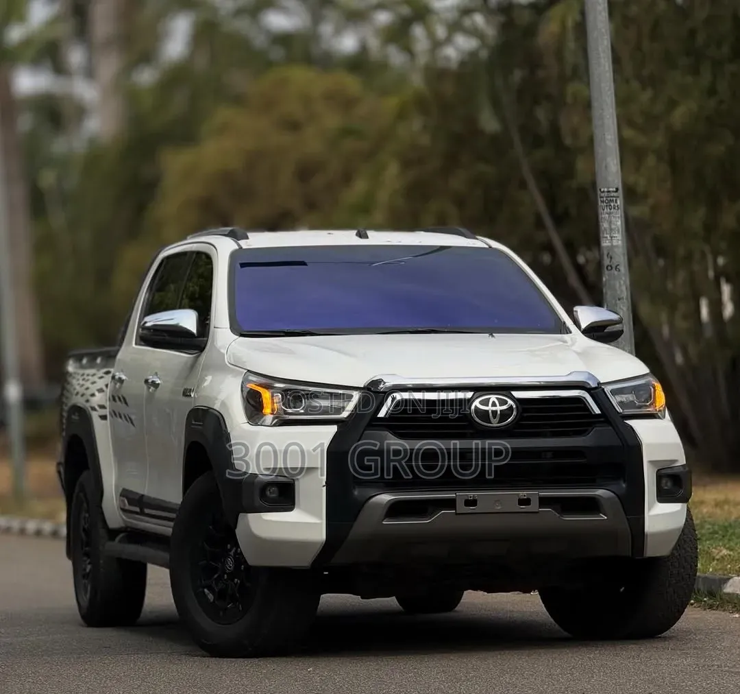 Toyota Hilux Revo Smart Cab Deisel 2.8 AWD 2021 White