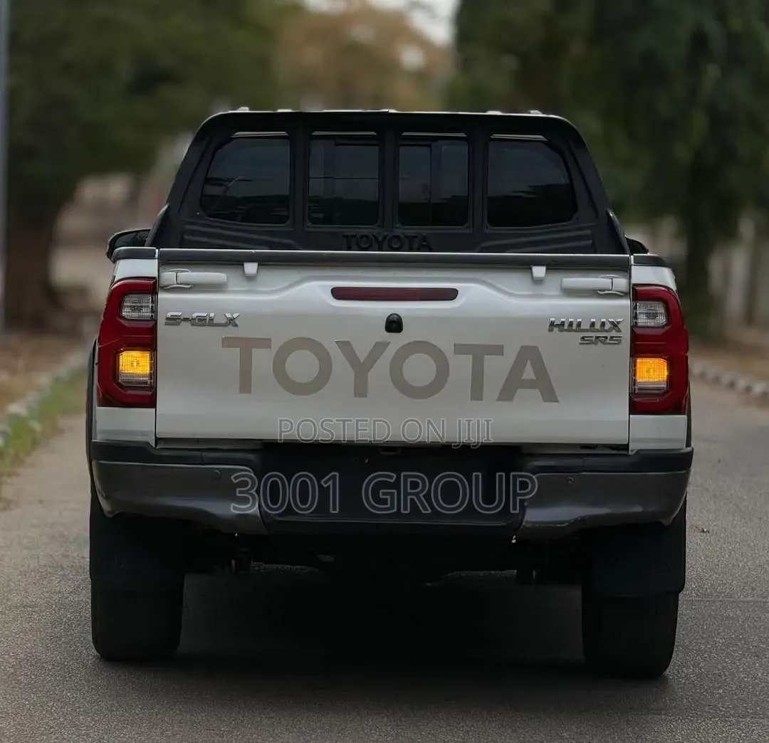 Toyota Hilux Revo Smart Cab Deisel 2.8 AWD 2021 White