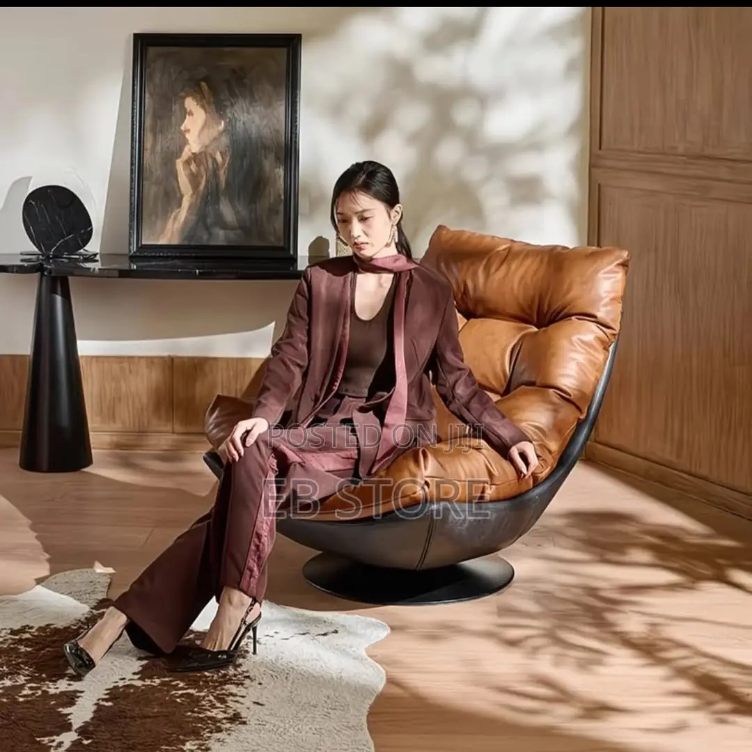 Luxury Swivel Lounge Chair – Soft Life Statement Seat