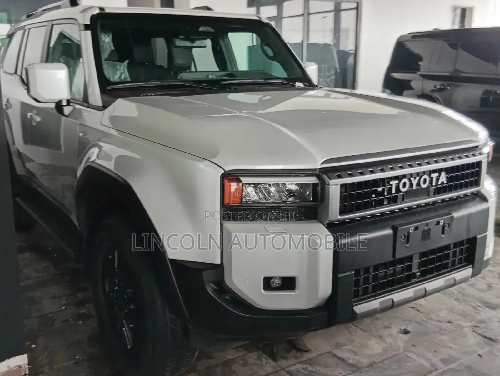 Toyota Land Cruiser Prado GX 2026 White