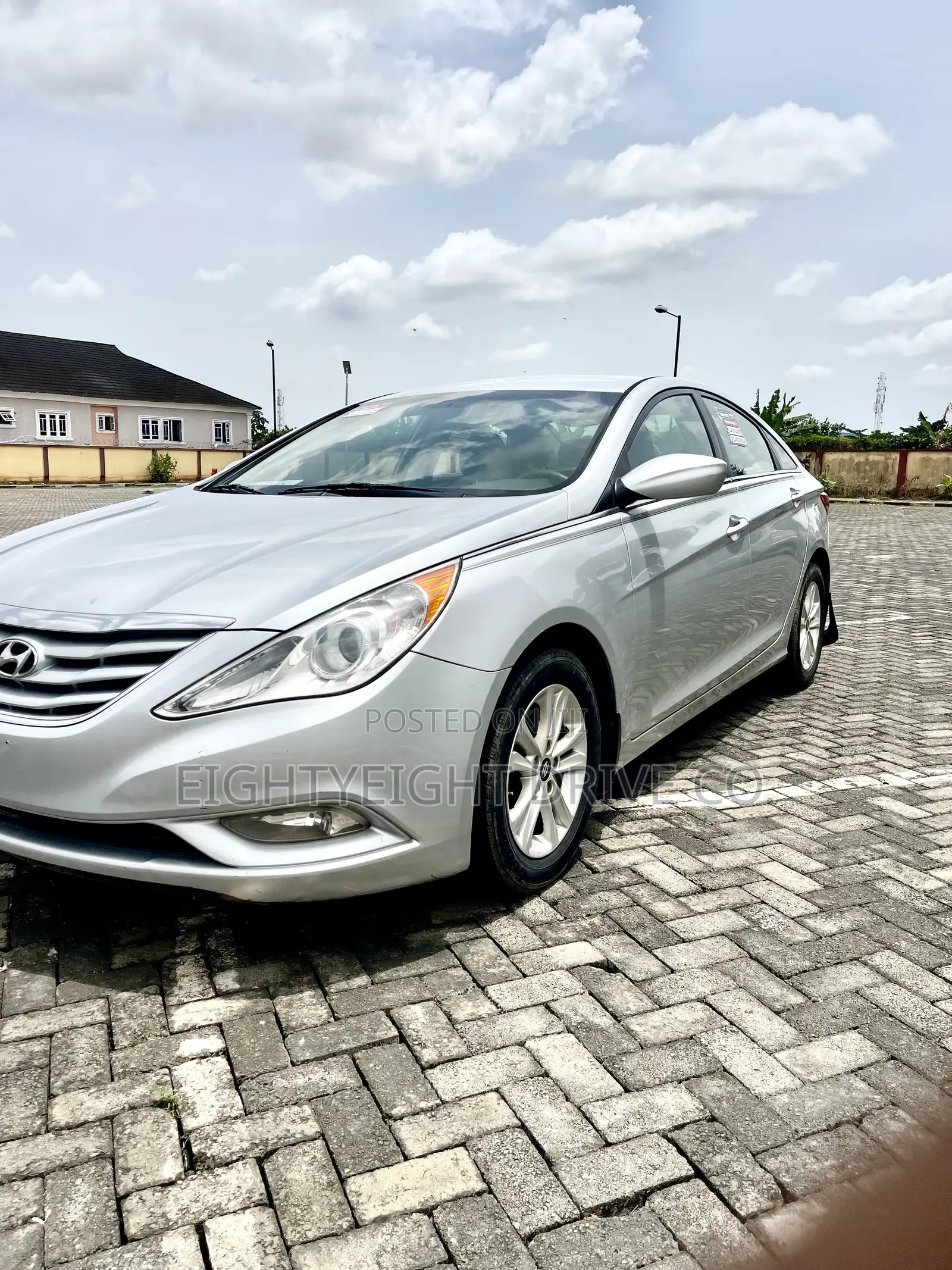 Hyundai Sonata Limited Sedan FWD (2.4L 4cyl 6A) 2012 Silver
