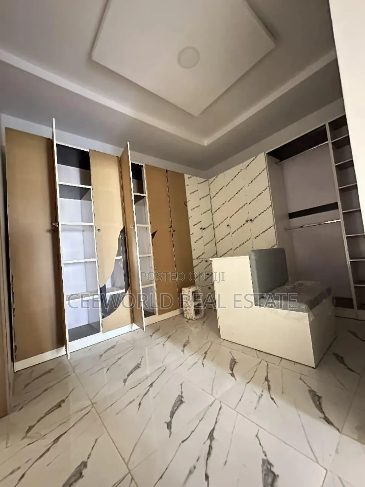 4bdrm Duplex in Chief Lateef Oyelade, Oluyole Estate for sale