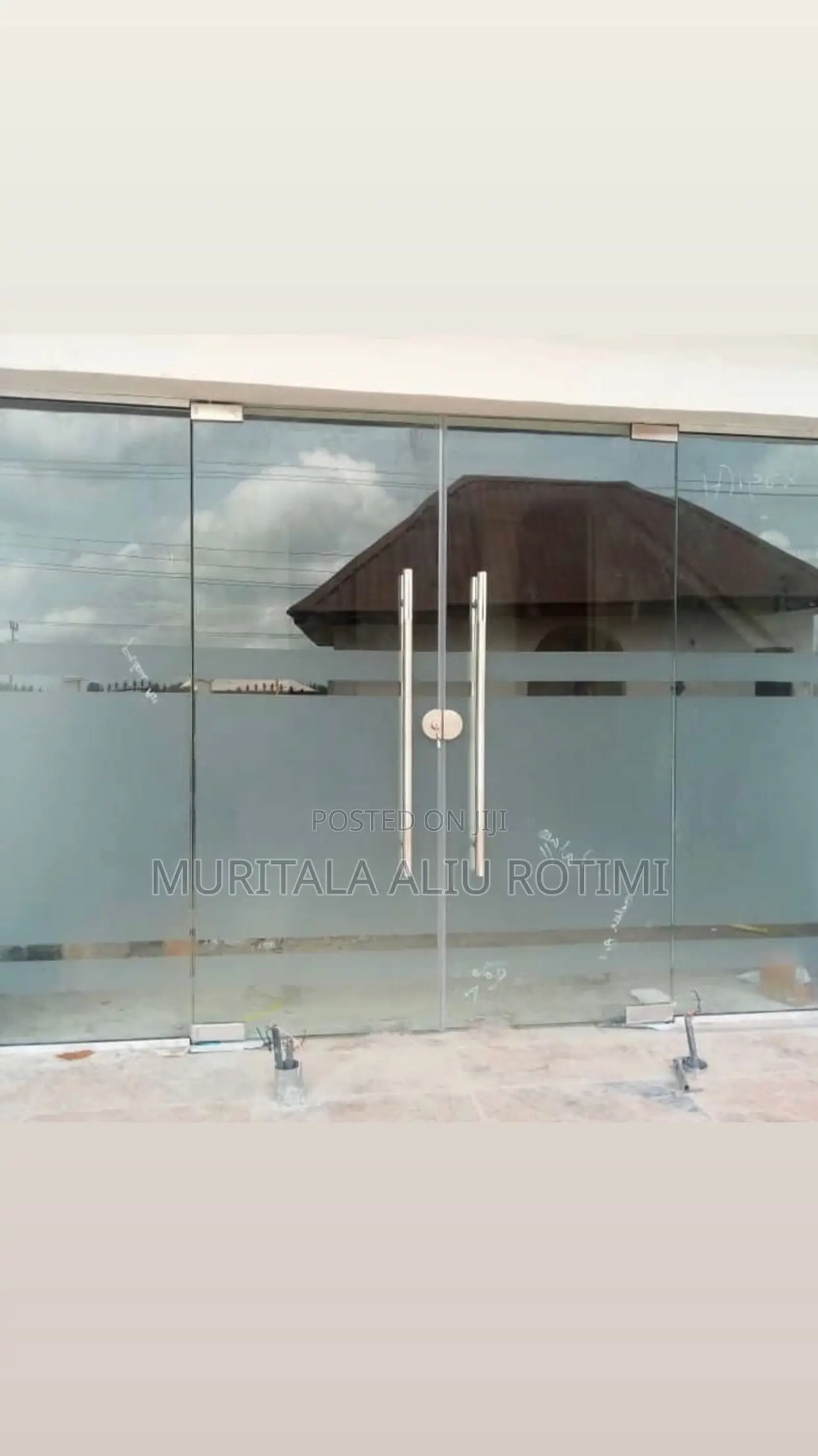 Frameless Swing Door