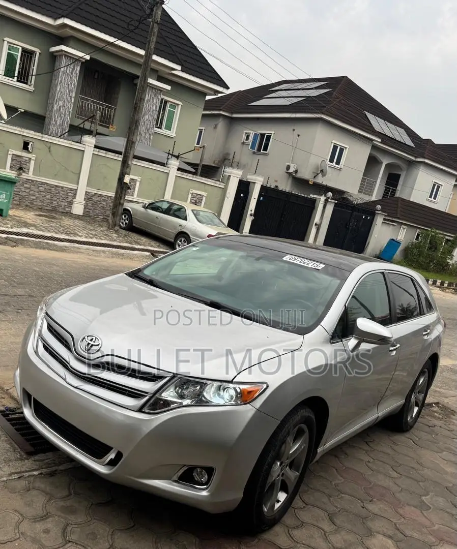 Toyota Venza XLE 4dr Wagon AWD (3.5L 6cyl 6A) 2014 Silver