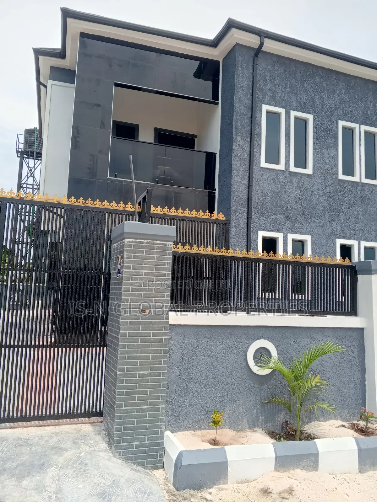 4bdrm Duplex in Army Estate, Warri for sale