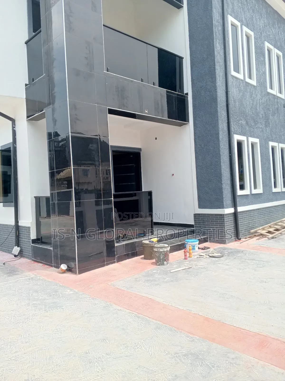 4bdrm Duplex in Army Estate, Warri for sale