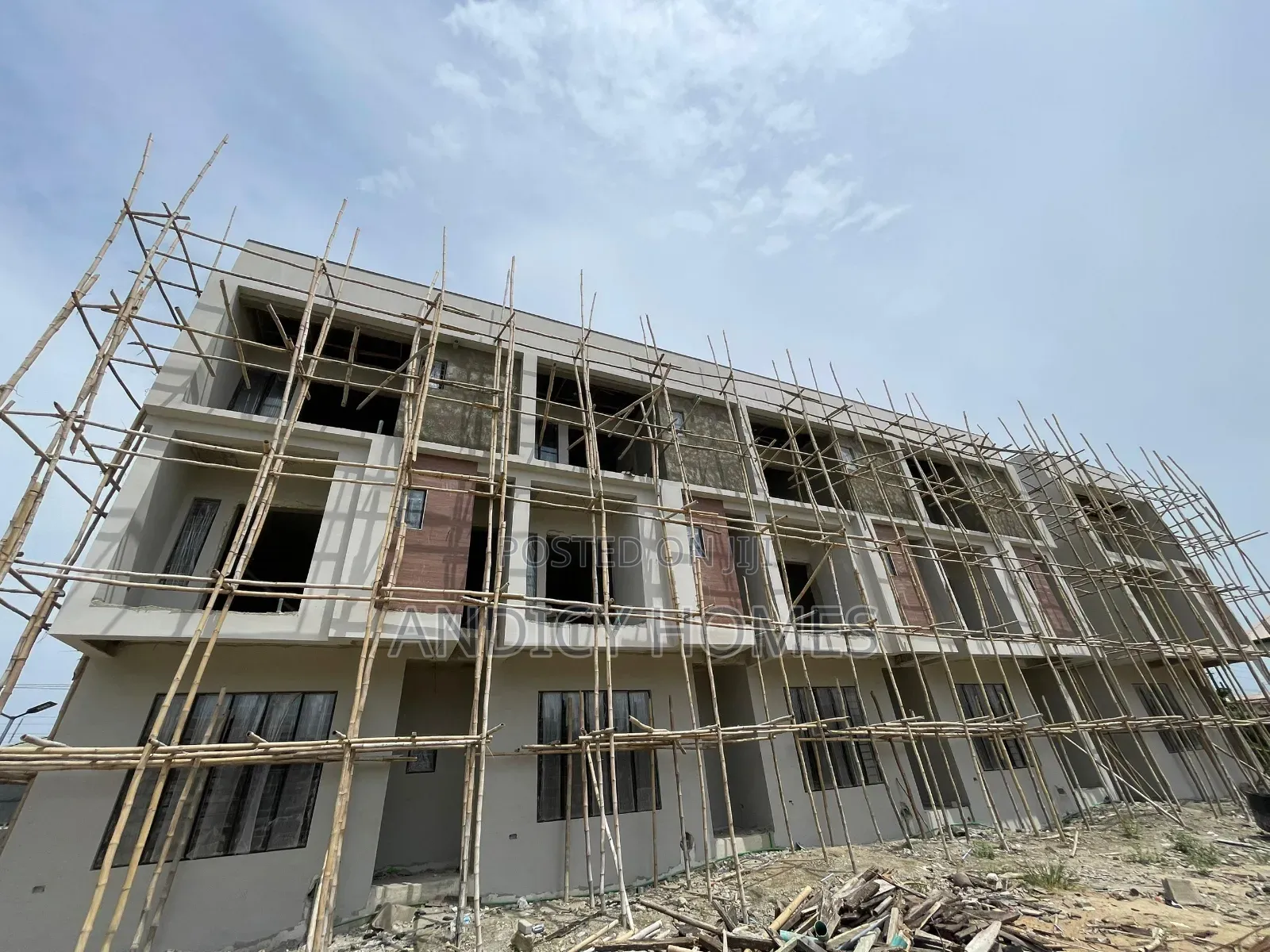 3bdrm Duplex in Heirs Residence, Canaan Estate for sale