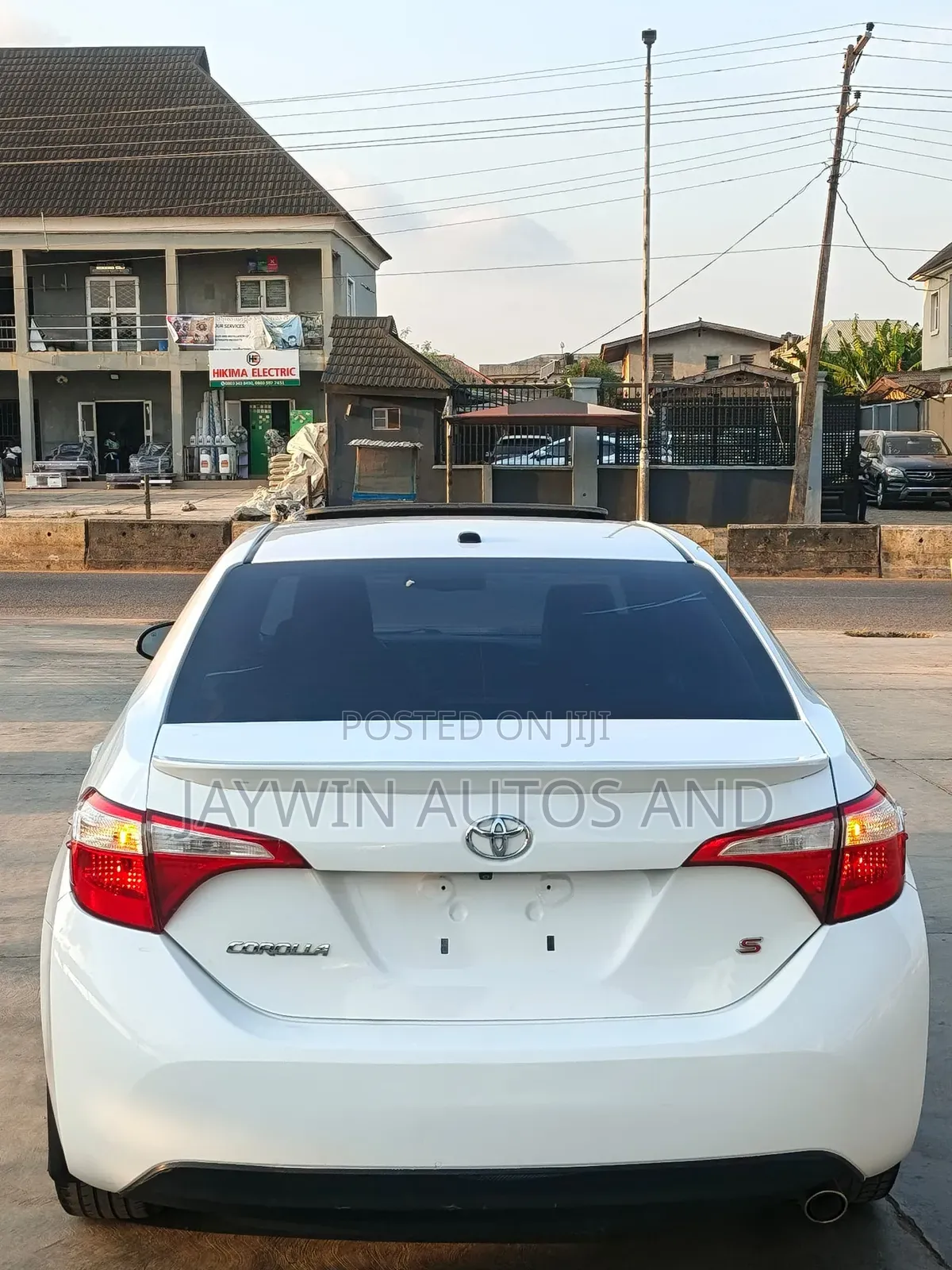 Toyota Corolla S w/Special Edition Pkg (1.8L 4cyl CVT) 2016 White