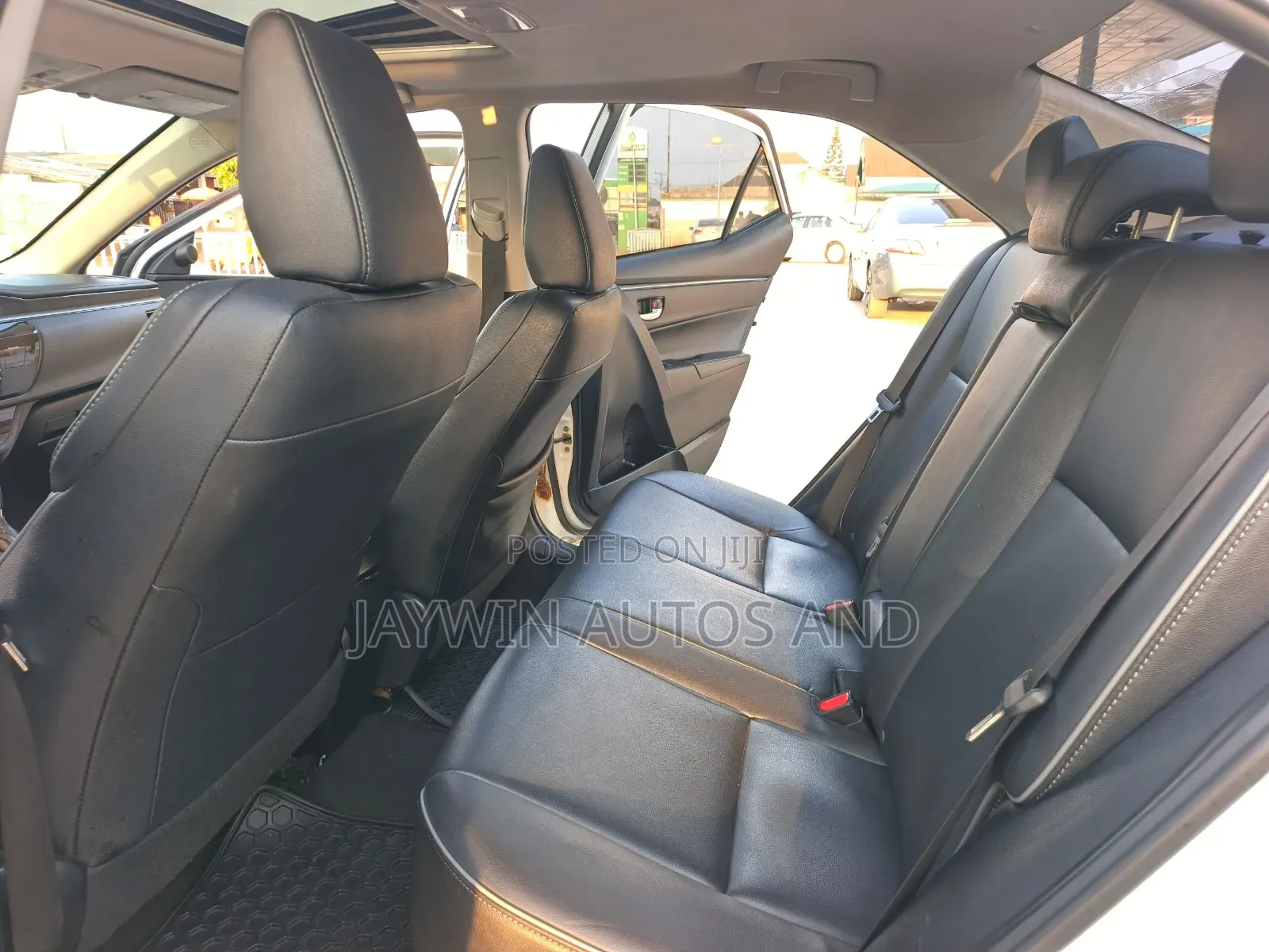 Toyota Corolla S w/Special Edition Pkg (1.8L 4cyl CVT) 2016 White
