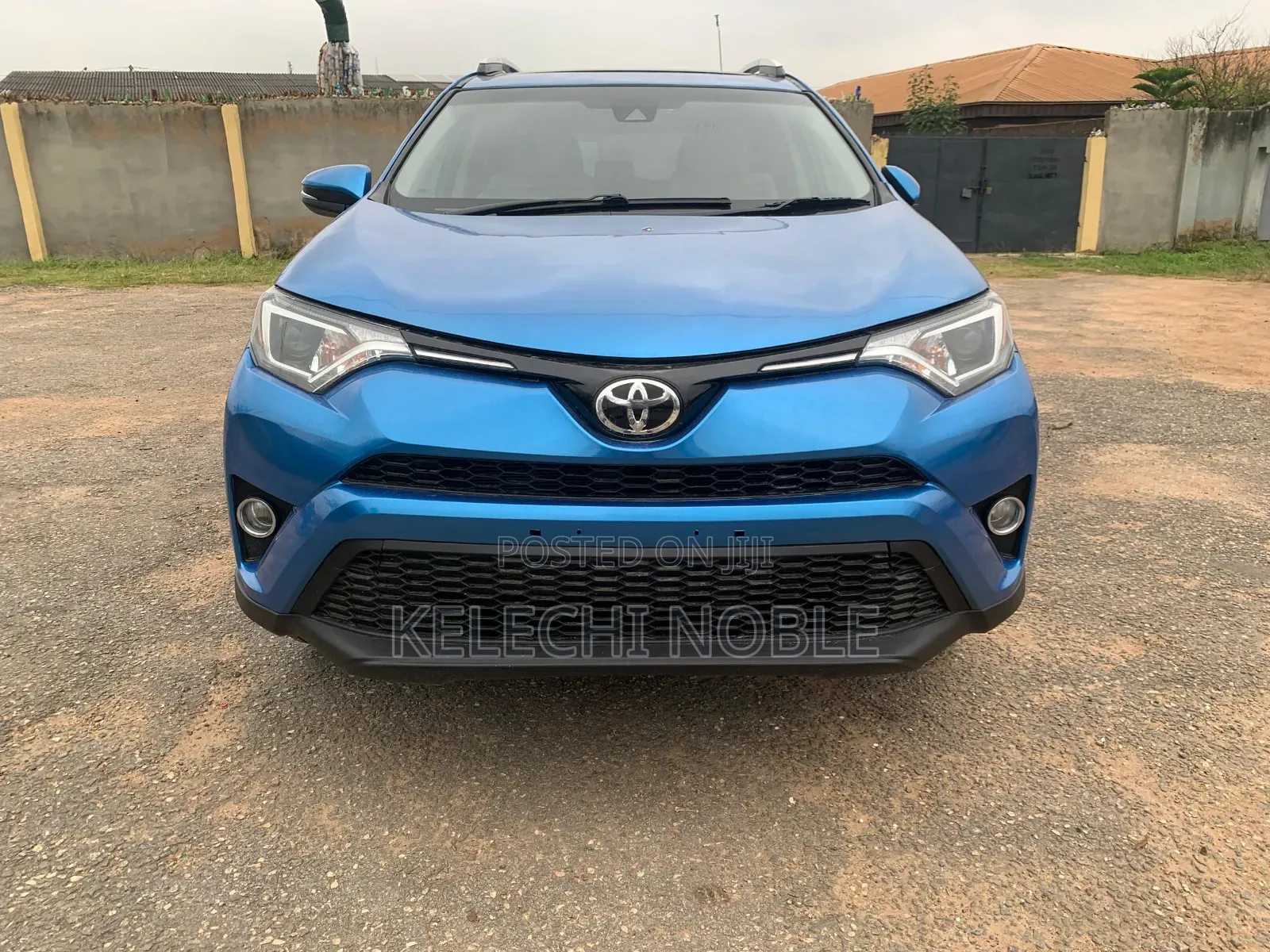 Toyota RAV4 XLE 4dr SUV AWD (2.5L 4cyl 6A) 2018 Blue