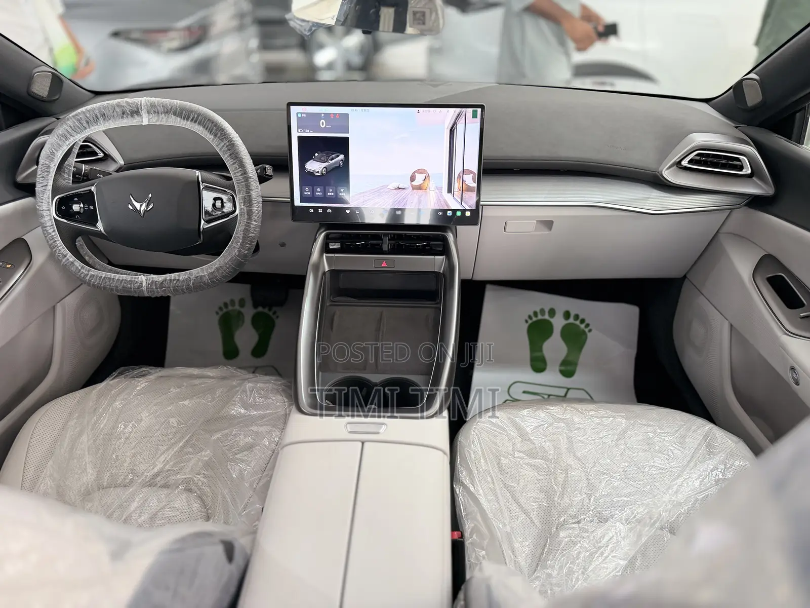 New Arcfox alphaS5 530hp AWD 2025 Gray