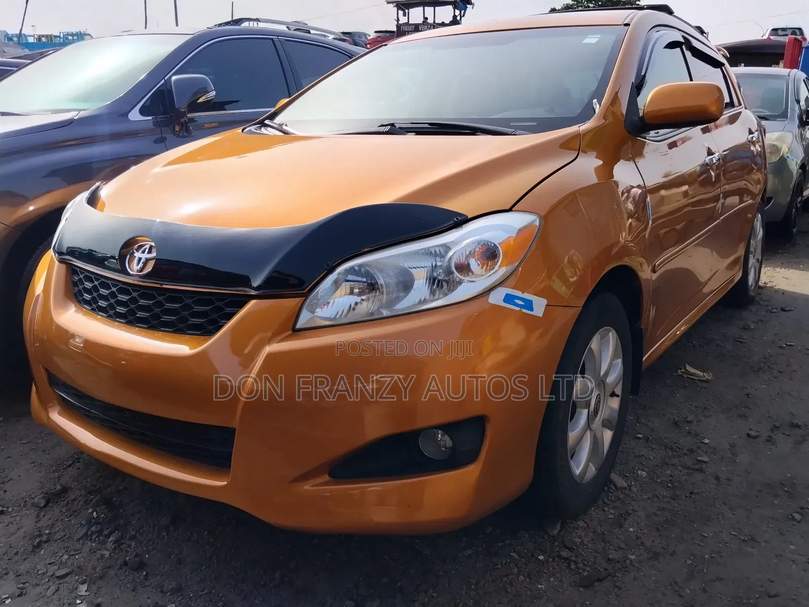 Toyota Matrix Hatchback FWD (1.8L 4cyl 5M) 2010 Gold