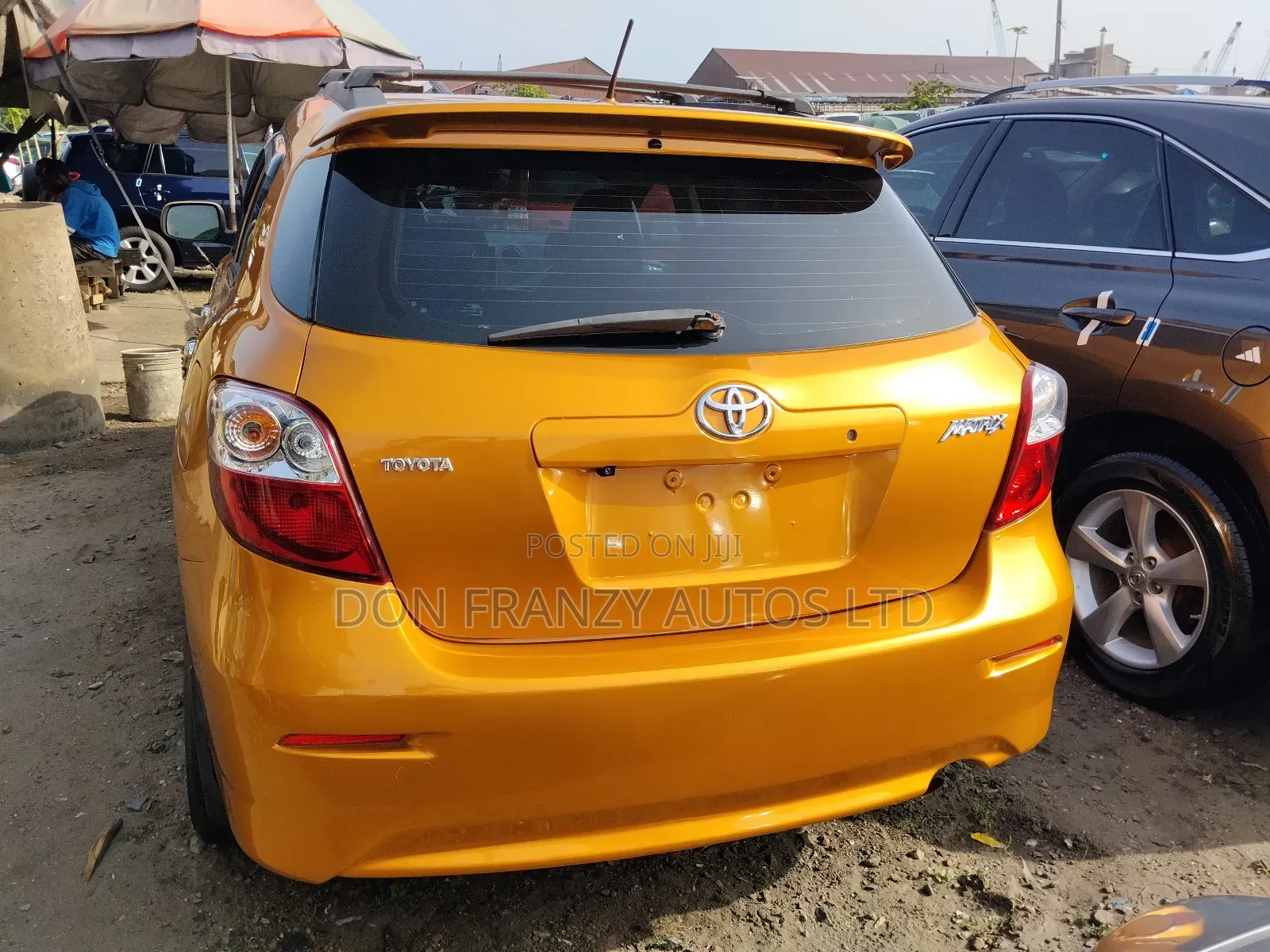 Toyota Matrix Hatchback FWD (1.8L 4cyl 5M) 2010 Gold