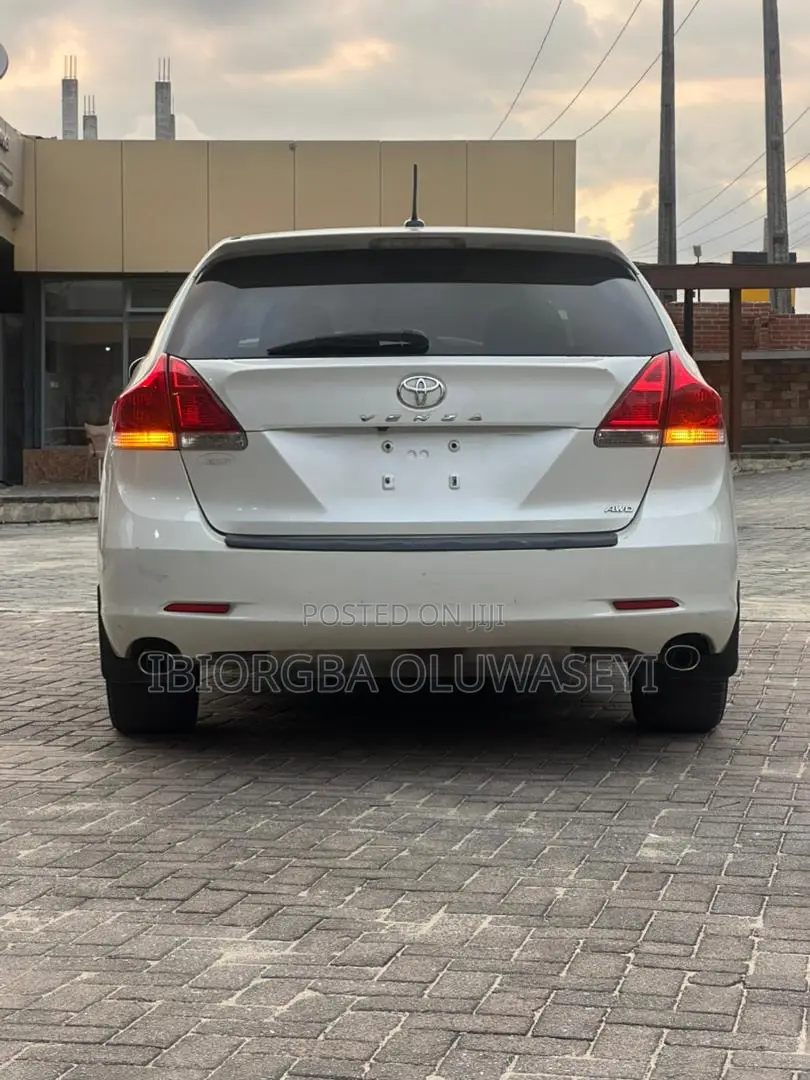 Toyota Venza AWD 2010 White