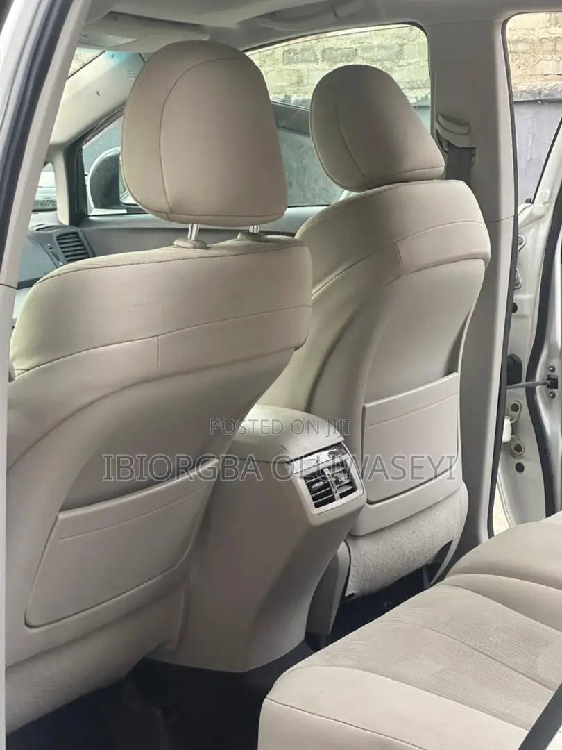 Toyota Venza AWD 2010 White