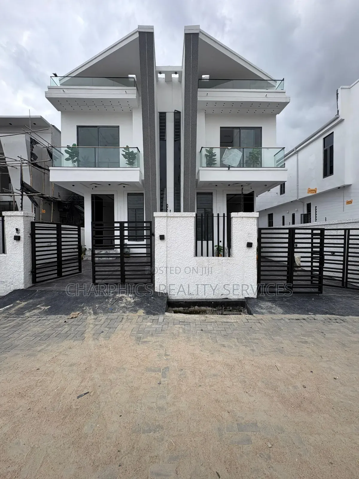 4bdrm Duplex in Off Lekki-Epe Expressway for sale