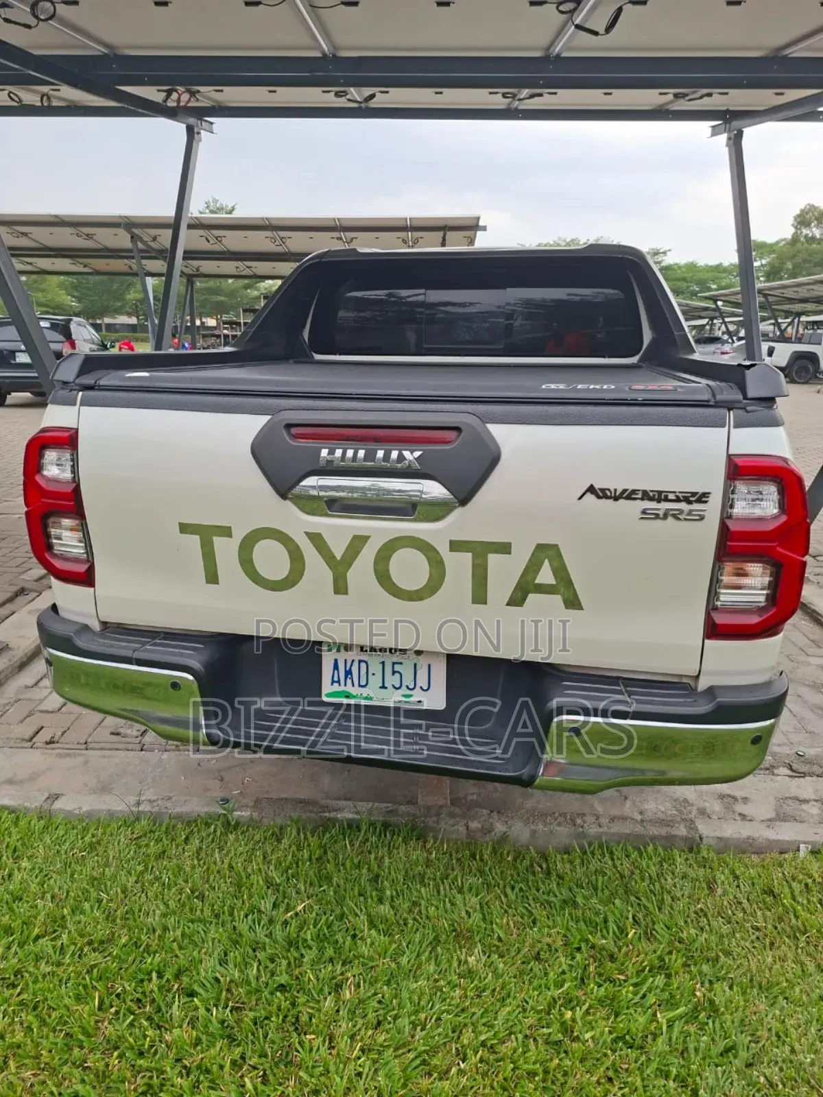 Toyota Hilux 2021 White