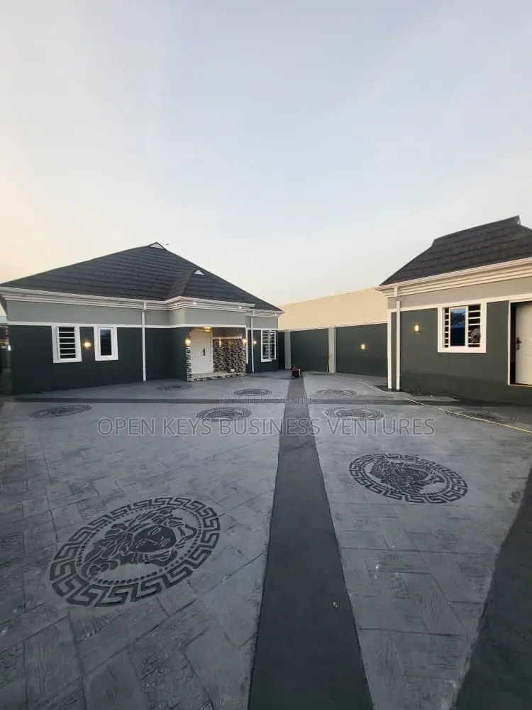 Furnished 3bdrm Bungalow in Success Est, Akuru, Akala Express for sale