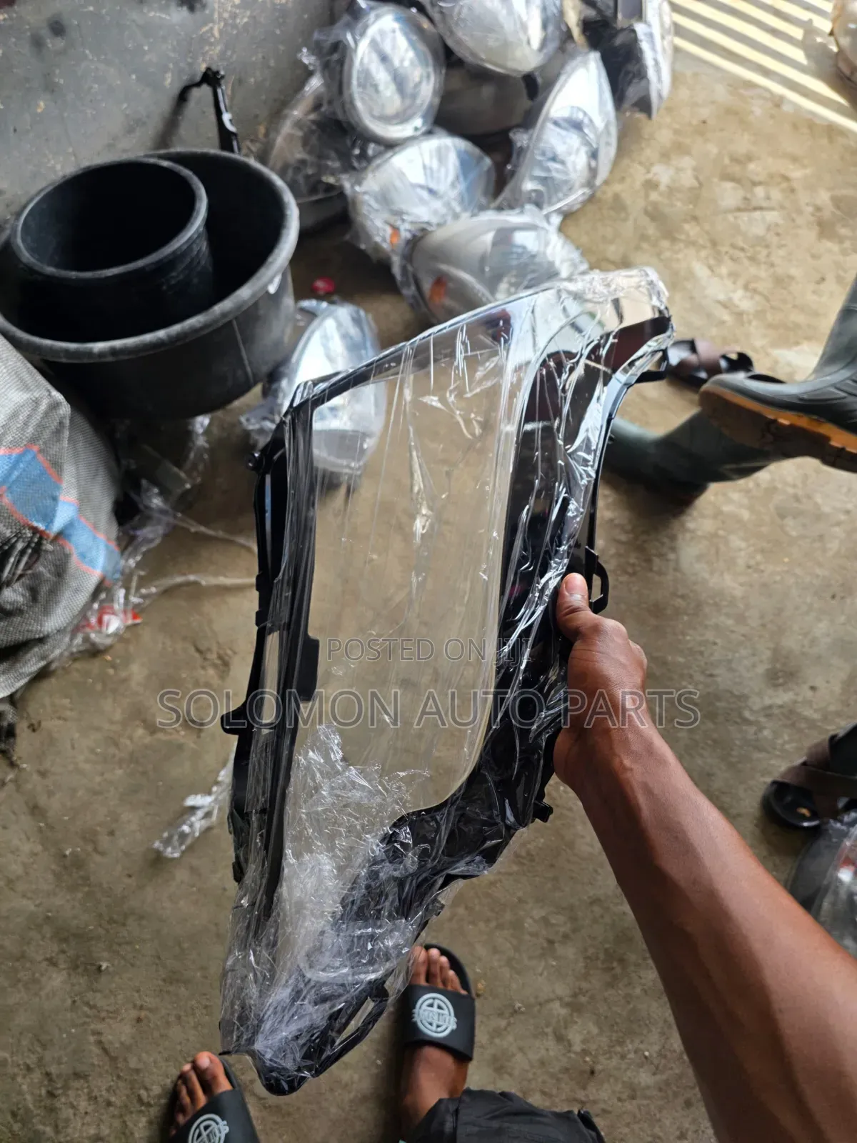 Headlamp Cover Rx350 2016 2017 2018 2019 Passenger Side