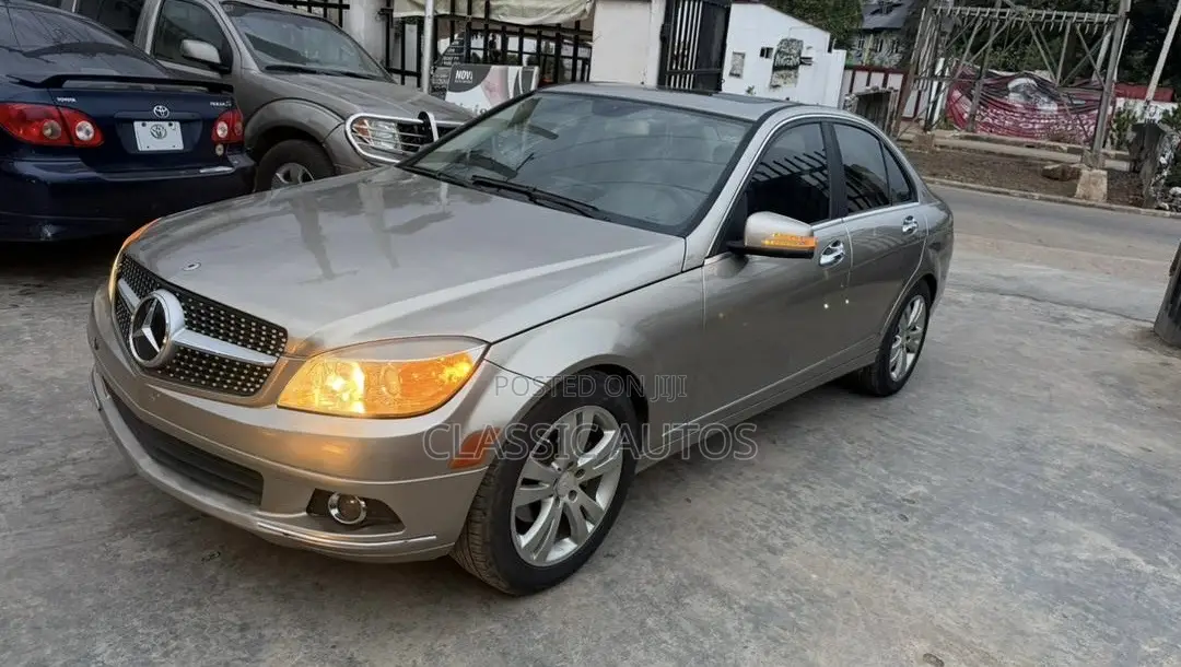 Mercedes-Benz C300 2008 Gold