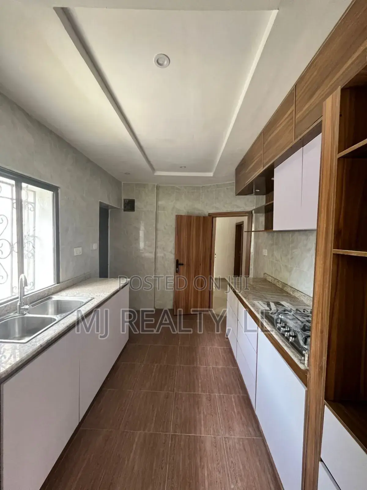 4bdrm Duplex in Vgc Estate for sale