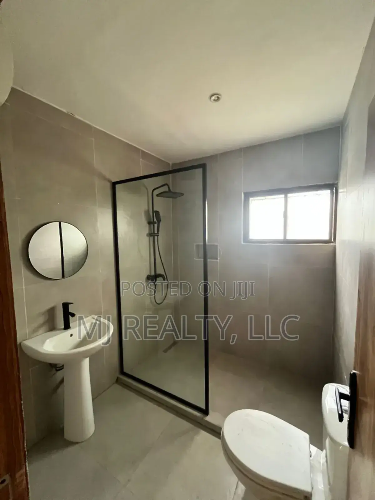 4bdrm Duplex in Vgc Estate for sale