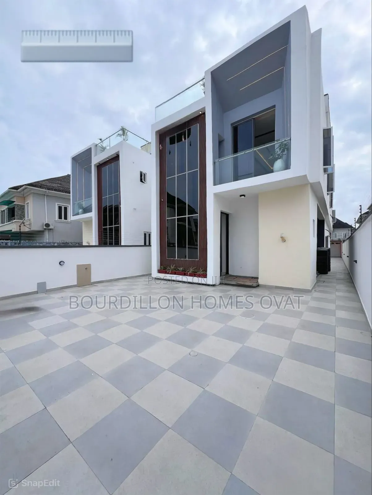 5bdrm Duplex in Chevron Lekki Lagos for sale