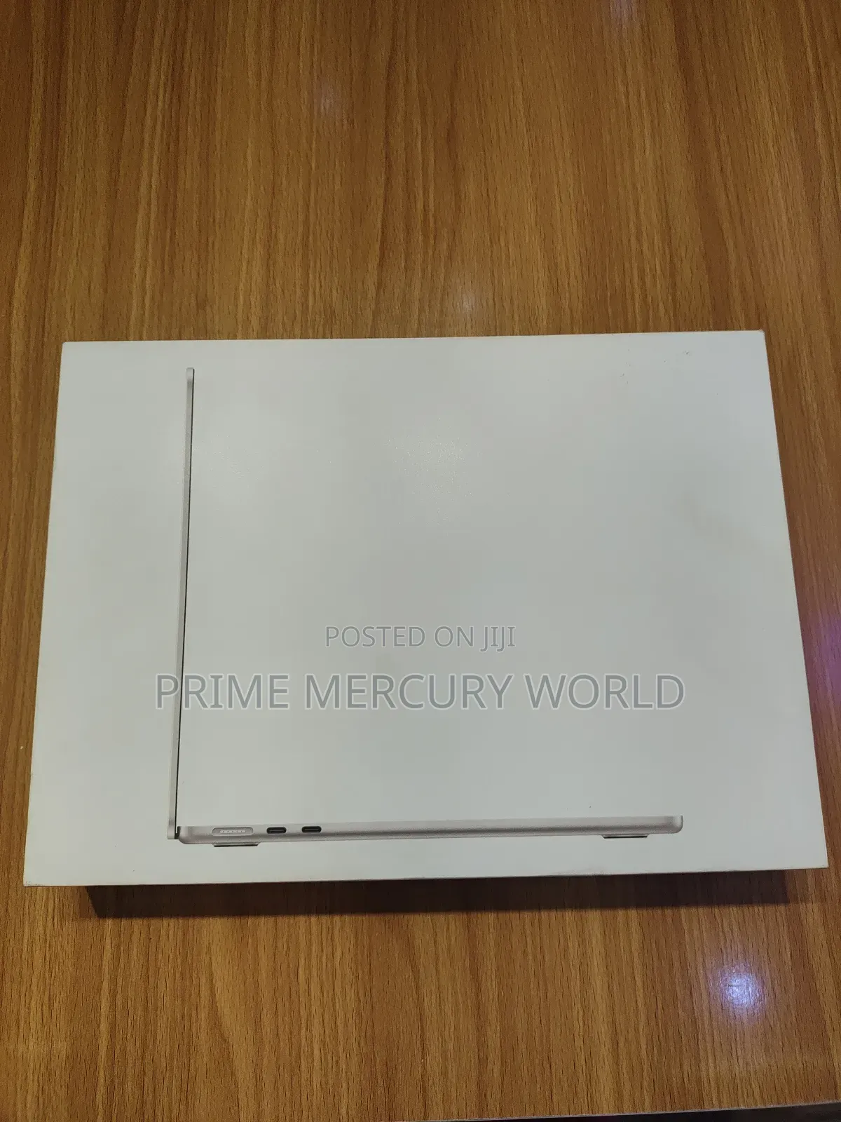 New Apple MacBook Air 2024 M3 13-inch 8GB Intel Core i9 SSHD+SSD 256GB