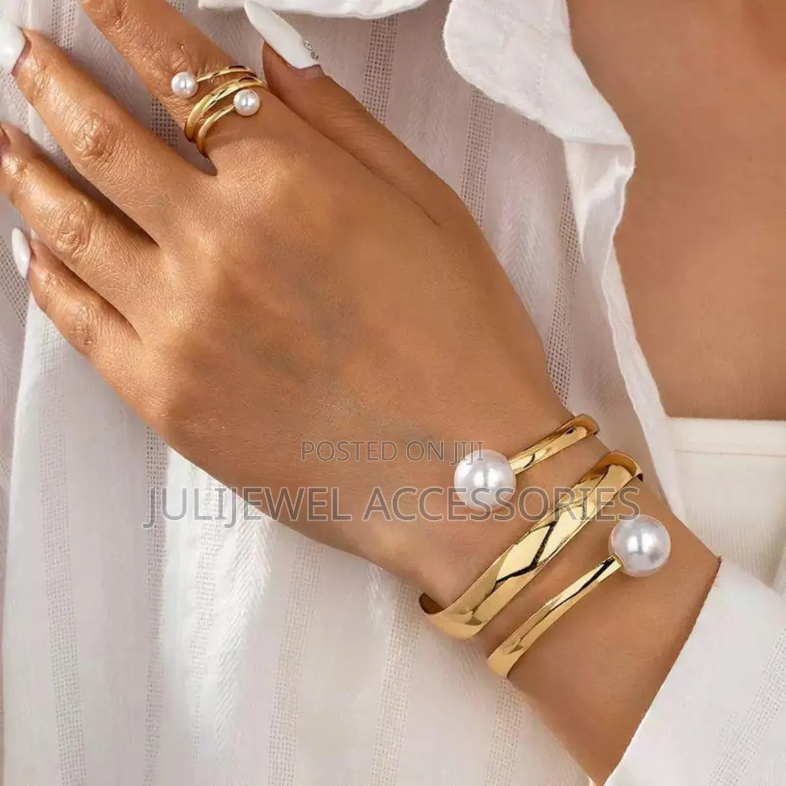 Ladies Classic Bangle and Ring Set