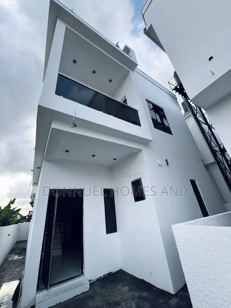 4bdrm Duplex in Sangotedo for sale
