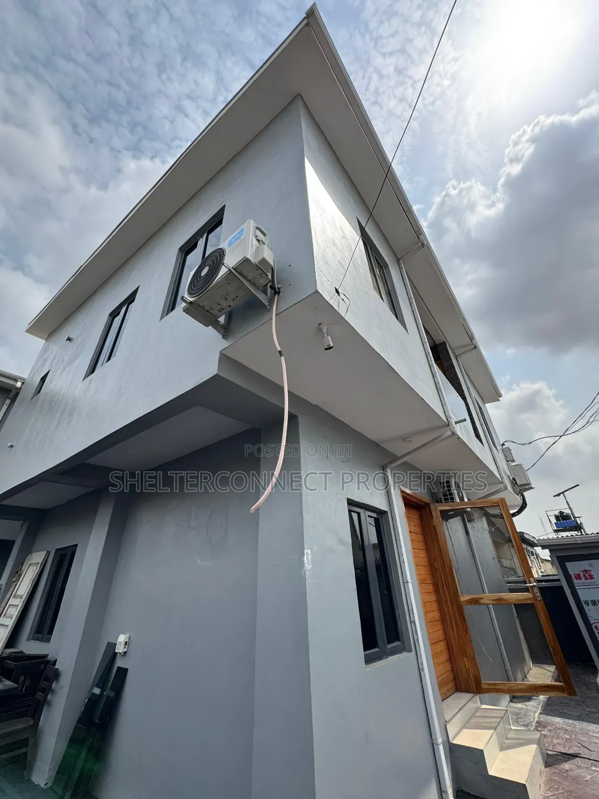 3bdrm Duplex in Ojuelegba for sale