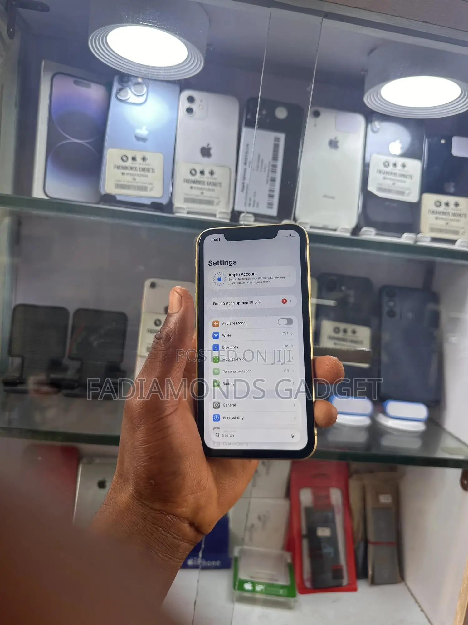 New Apple iPhone 11 128 GB Yellow