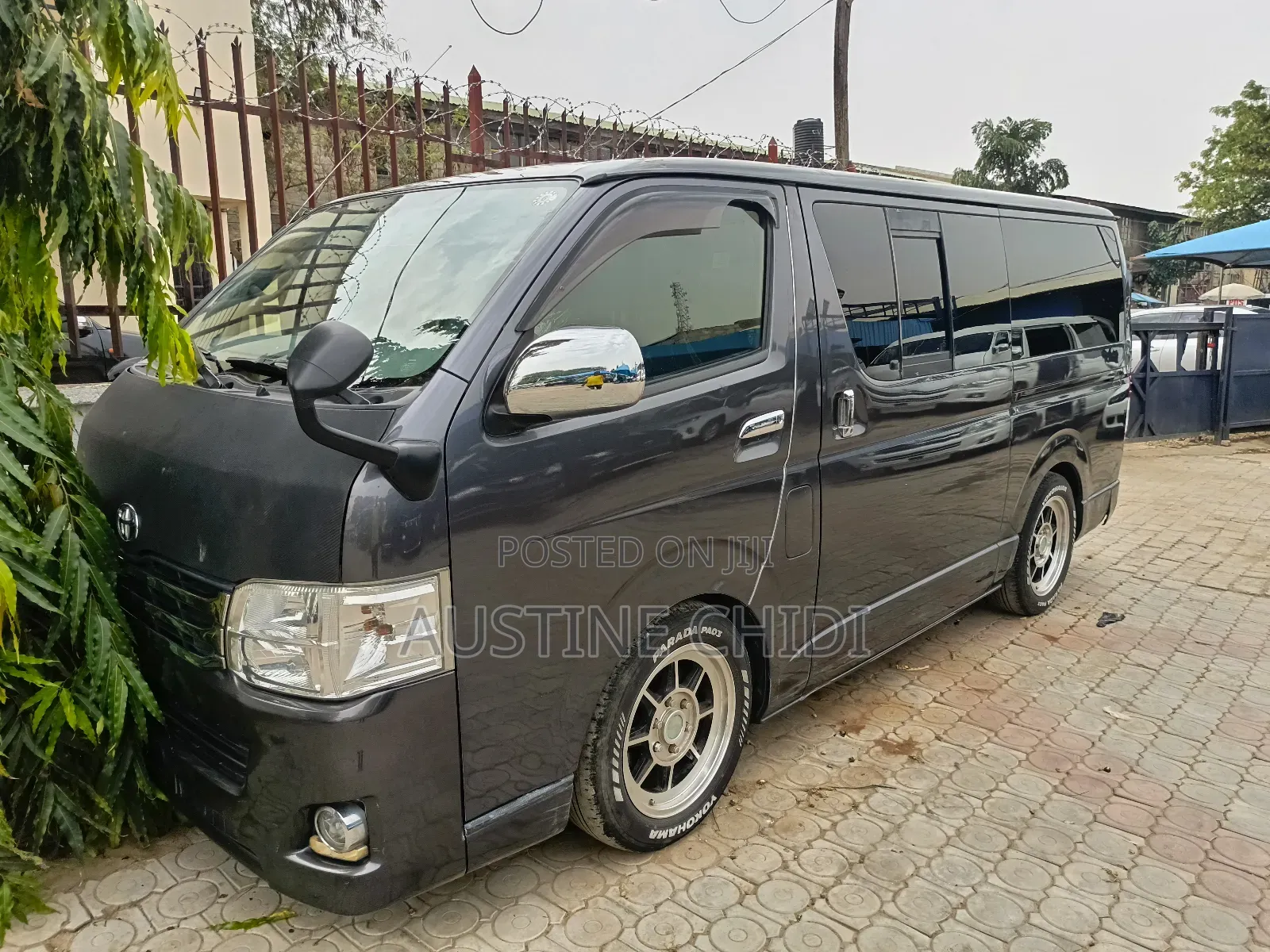 Toyota HiAce 2012 Grey