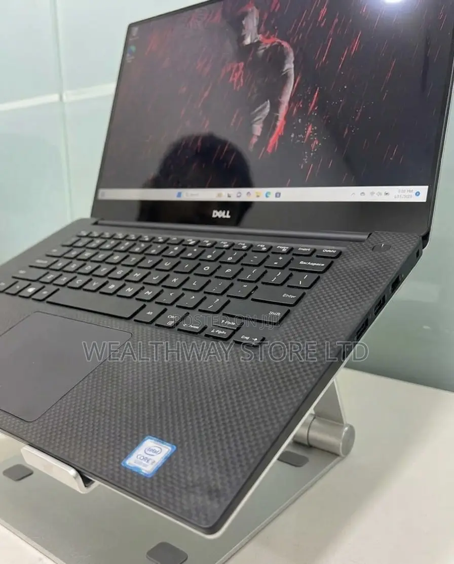 New Laptop Dell XPS 15 9560 16GB Intel Core i7 SSD 512GB