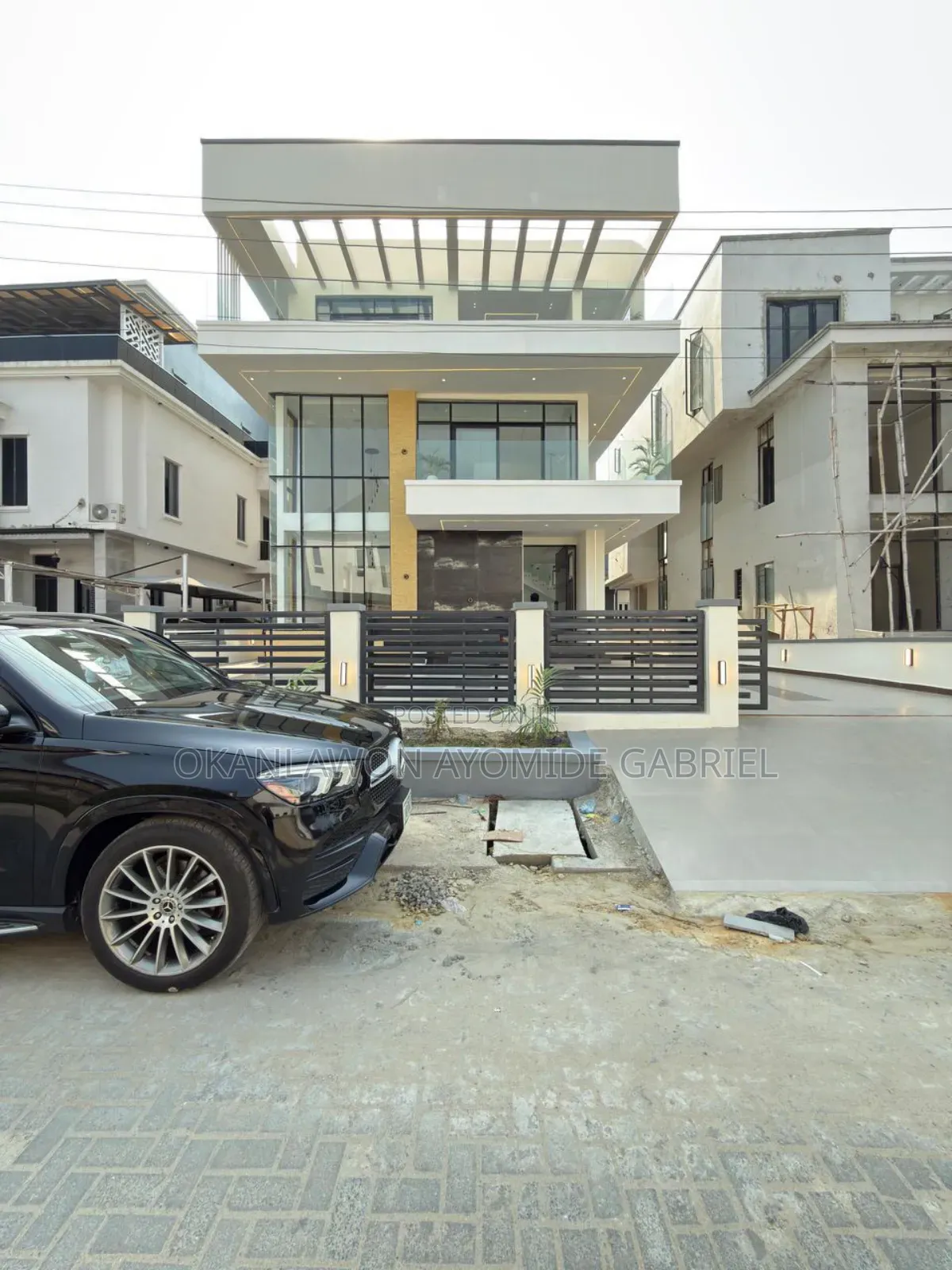 5bdrm Duplex in Ikota for sale