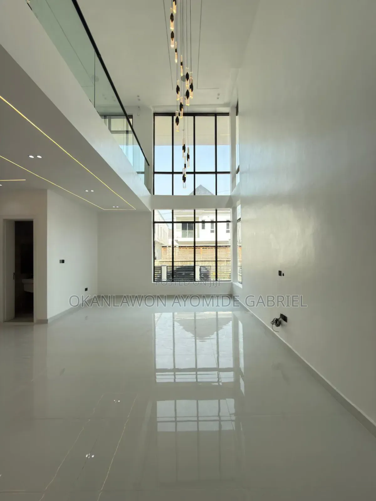 5bdrm Duplex in Ikota for sale
