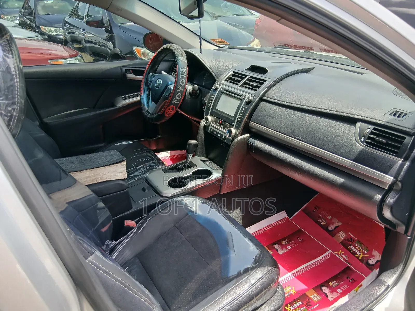 Toyota Camry SE 4dr Sedan (2.5L 4cyl 6A) 2013 Silver
