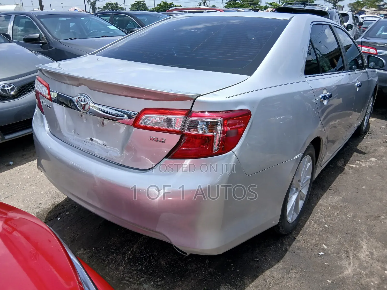 Toyota Camry XLE 4dr Sedan (2.5L 4cyl 6A) 2012 Silver