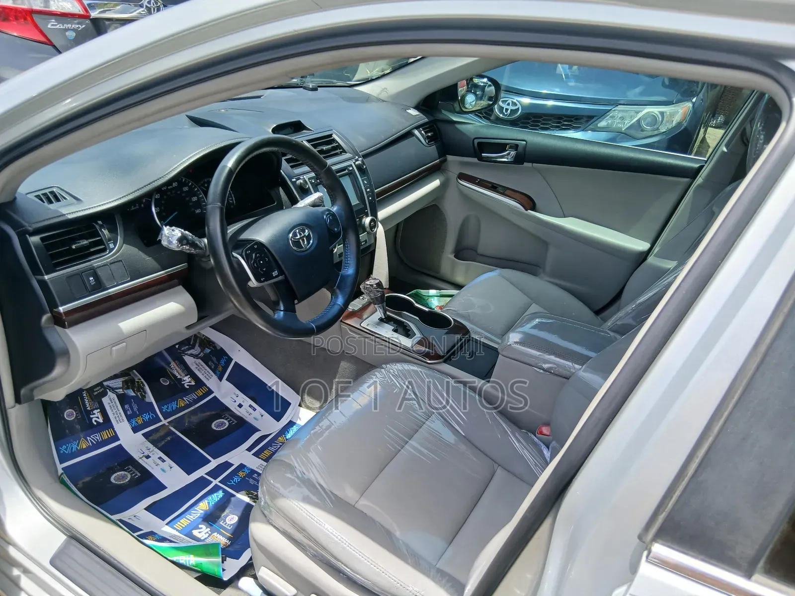 Toyota Camry XLE 4dr Sedan (2.5L 4cyl 6A) 2012 Silver