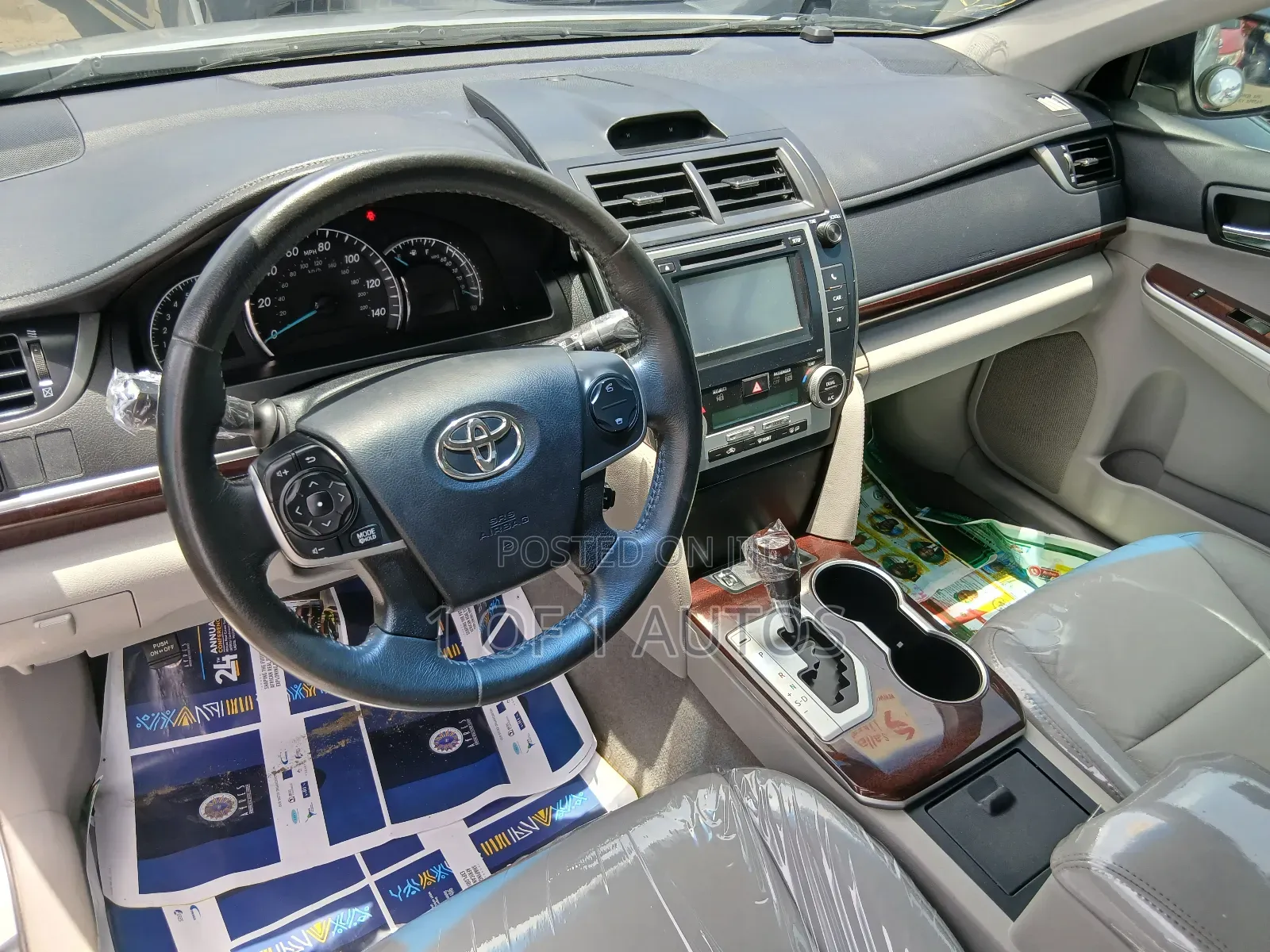 Toyota Camry XLE 4dr Sedan (2.5L 4cyl 6A) 2012 Silver
