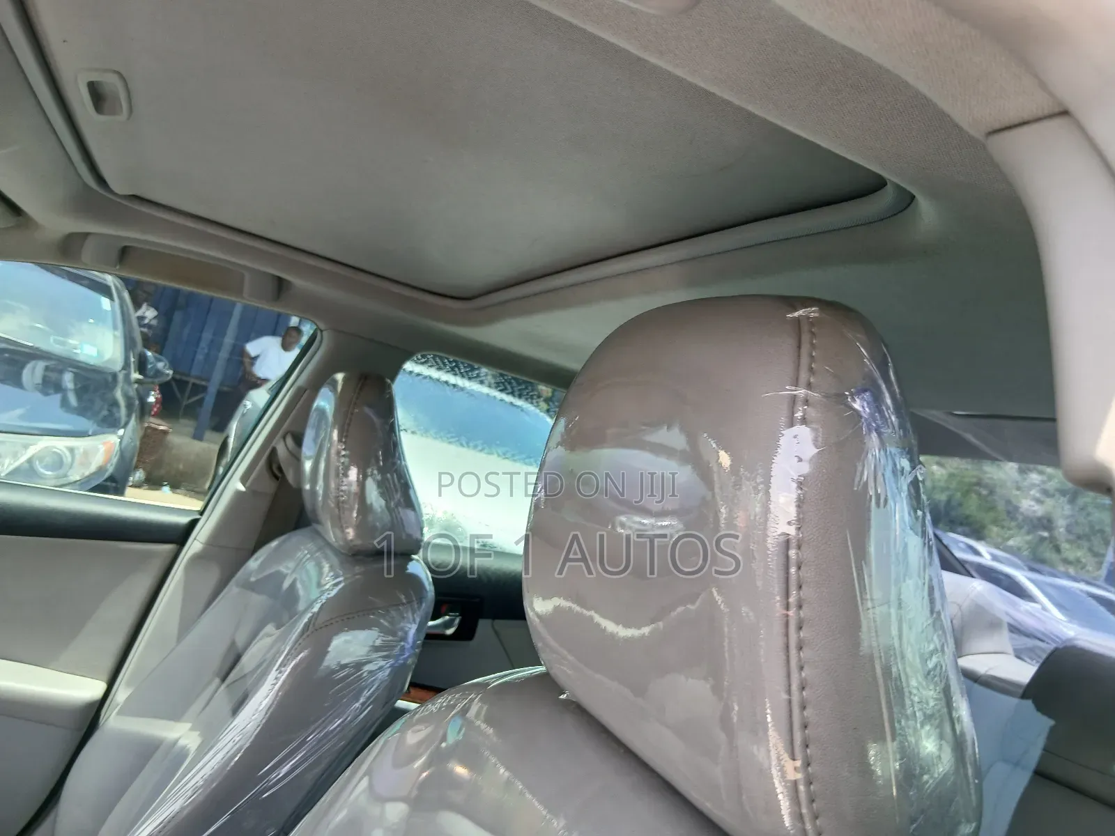 Toyota Camry XLE 4dr Sedan (2.5L 4cyl 6A) 2012 Silver