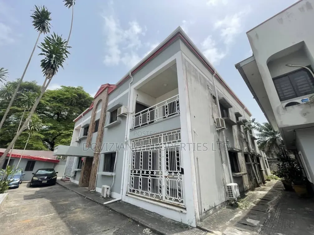 Furnished 3bdrm Apartment in Ademola Adetokunbo for rent