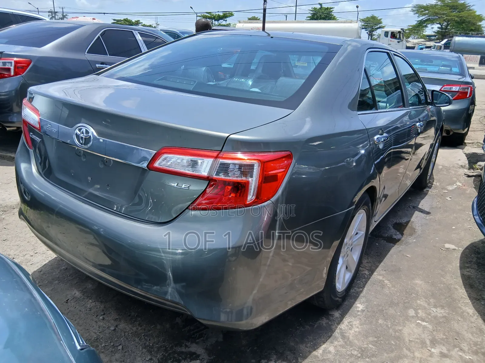 Toyota Camry LE 4dr Sedan w/Prod. End 11/13 (2.5L 4cyl 6A) 2014 Green