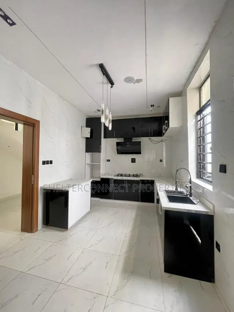 4bdrm Duplex in Ado / Ajah for sale