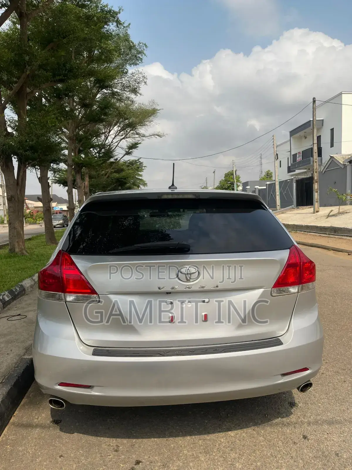Toyota Venza LE 2012 Silver